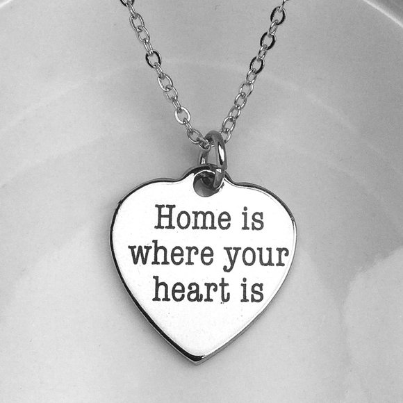 Home is where your heart is charm Necklace - Picture 1 of 1
